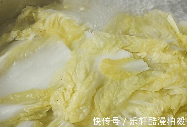 吃了20多年白菜，原来切都切错了，教你“新切法”，出锅太香了