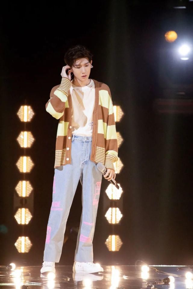 王源|王源《流星也為你落下來了》電視首秀，讓浪漫音樂縈繞耳邊