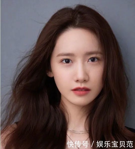 双眼皮、一字眉已经过时了，现在的美女标准是这样……