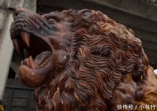 根雕|15米长“东方雄狮”根雕,300万元拒卖,如今却成这样了