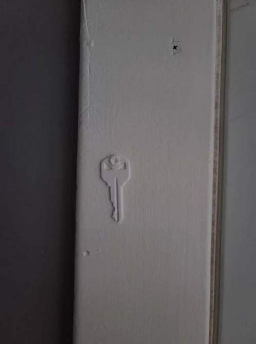 修补|胶带是万能修补工具！网友分享“超奇葩装修设计”