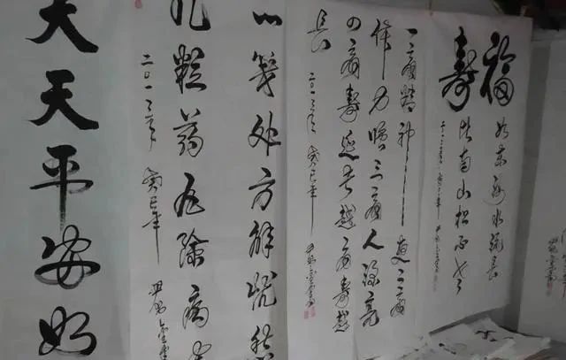 书坛$72岁老人的“一笔字”惊艳了整个书坛，自成一体，独步书坛