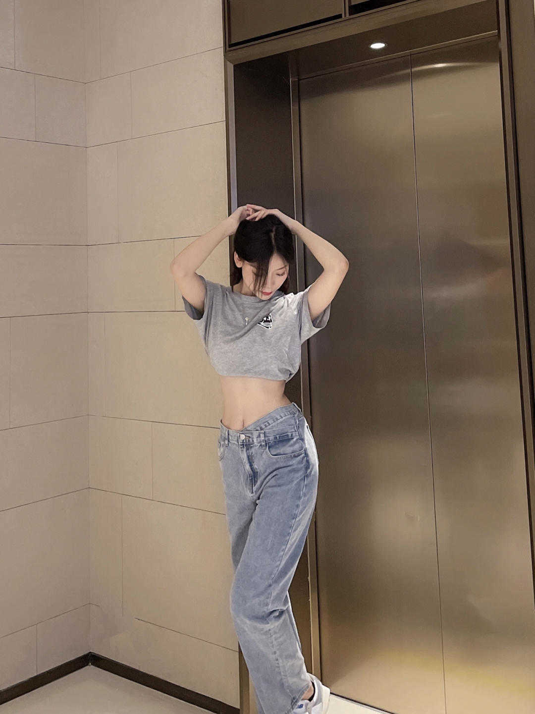 气质|牛仔裤这样搭配,你也可以变得很气质,简单又时髦