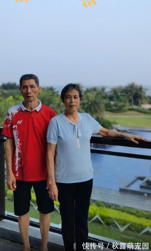 阳台上|谢杏芳国庆节带父母旅游,晒美照大长腿抢镜,老公林丹又不在身边