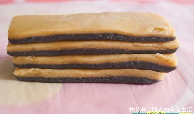 黑芝麻发糕|比奶豆更健康、比小饼更好吃,保证你和宝宝抢着吃!宝宝辅食