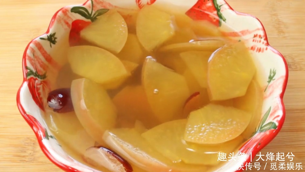 女性要经常喝苹果汤,好喝又营养,隔三差五喝一回,身体更健康