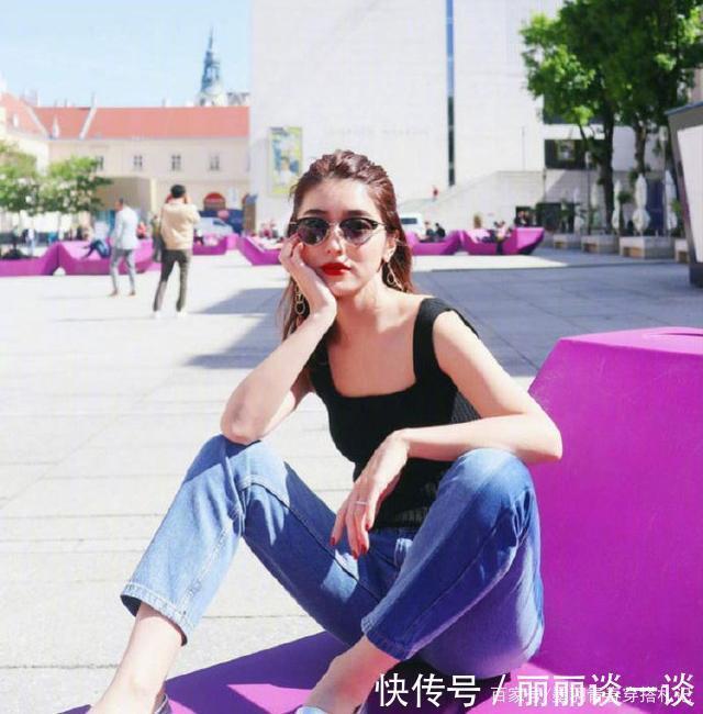 日本火了一位港风博主，基础款只要抹上红唇就时髦，大方又气质