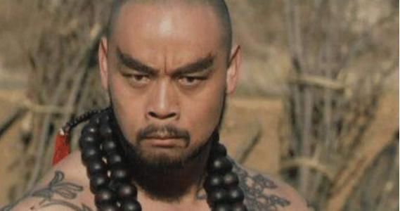 当中饰演|4个版本“鲁智深”,前三位都是模仿,只有他才是真正的经典