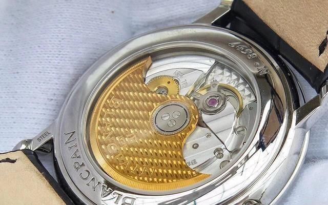 八年从业者告诉你“ 朋友圈”里的复刻表到底能不能买？