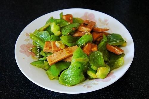 “天然止咳菜”是它，隔天吃1次，肺热咳嗽全走开，孩子不闹病