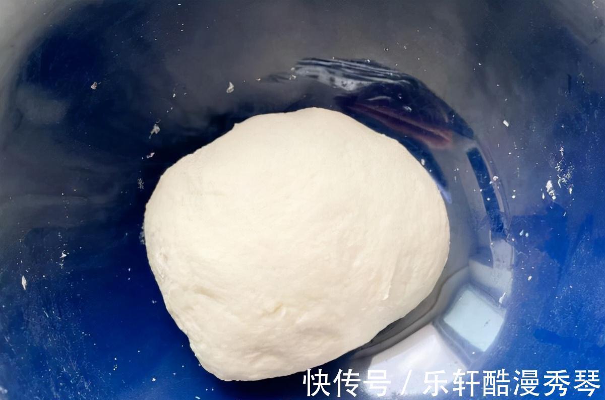 教你做层层有油酥的芝麻小饼,外皮酥脆,里子香而松软