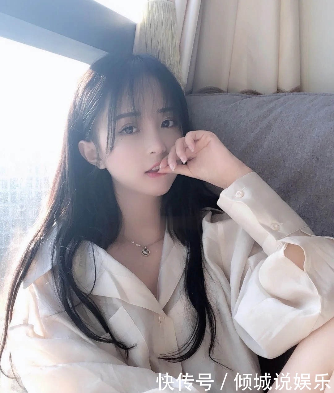 口红|平价但不平庸的口红,完美日记小细跟01又纯又欲,04复古显白