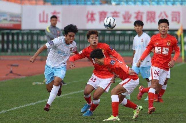 廣州隊|中超霸主做出重要決定！魯能開賽前收壞消息，上港隊這回麻煩大了