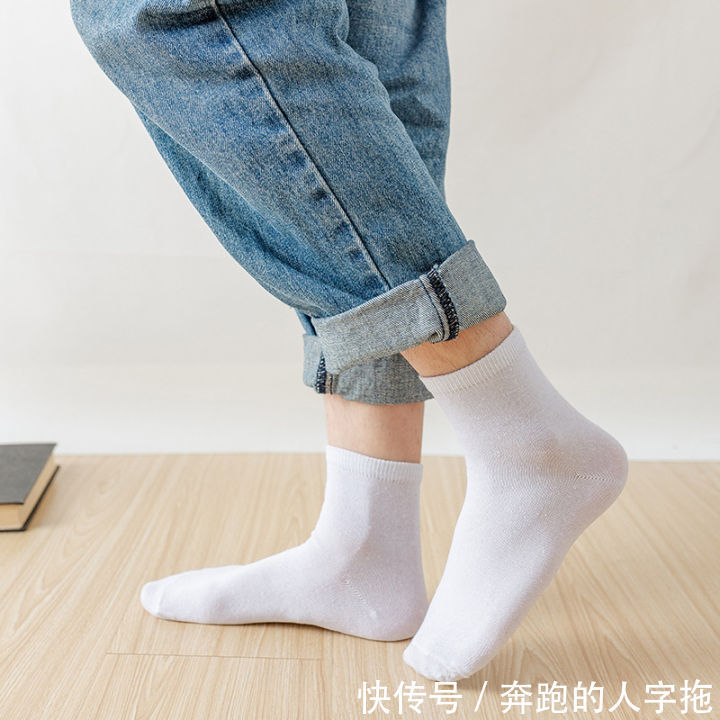 白棉袜 女生能把白棉袜穿变色吗?