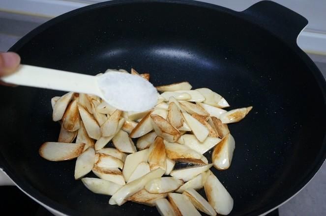 这菜比肉还贵,常吃补钙、强筋骨,就算家里再穷也要常给孩子吃