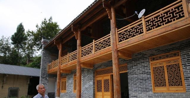 恢复|六旬男子花150万盖起仿古建筑,恢复清代三品官祖先的老院子