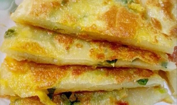 分钟|葱油饼这样做特别好吃,不加酵母粉,分分钟出锅,香酥脆没