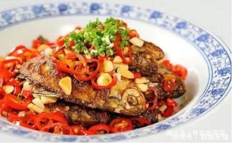 朋友来家做客,做了几道家常菜招待,朋友吃完直夸大厨