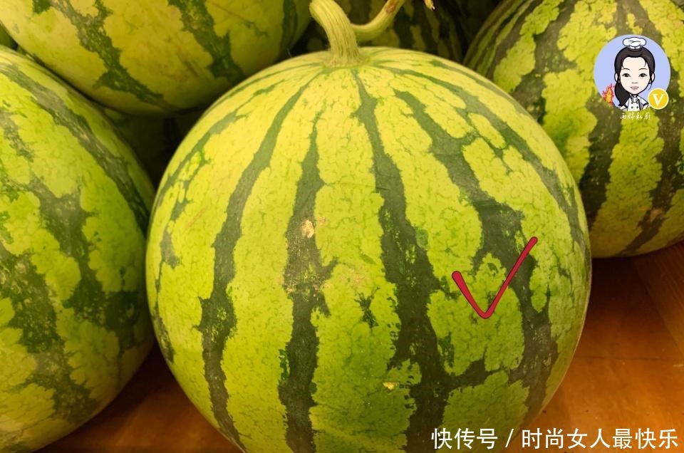  牢记|买西瓜就挑“母”的！老瓜农牢记这3点，保准西瓜个个香甜多汁