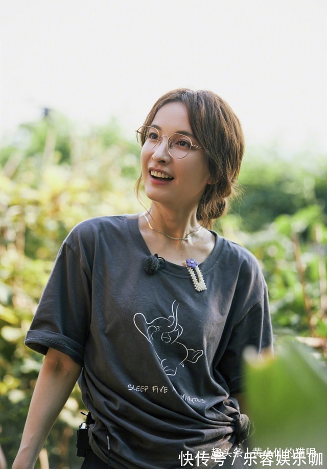 微卷 奔五奔六的女人，这几款“发型”尽量不要留，看着显老没气质