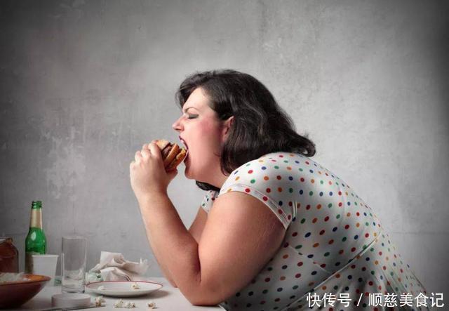 吸脂|泰国网红抽脂整出8块腹肌!告诉你抽脂多危险!带你科学练腹肌