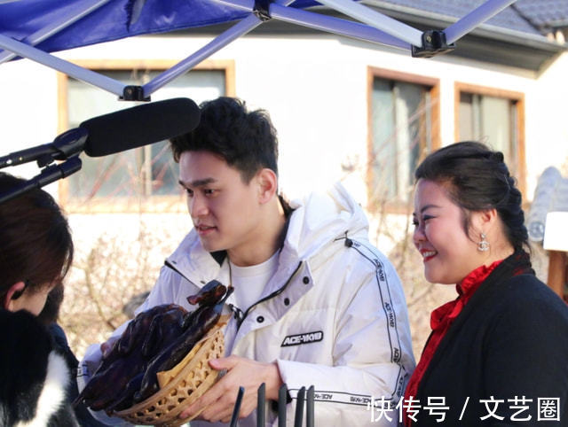 直播间|奥运冠军孙杨转行直播,瞬间冲上带货榜单第一,网友认为太掉价了