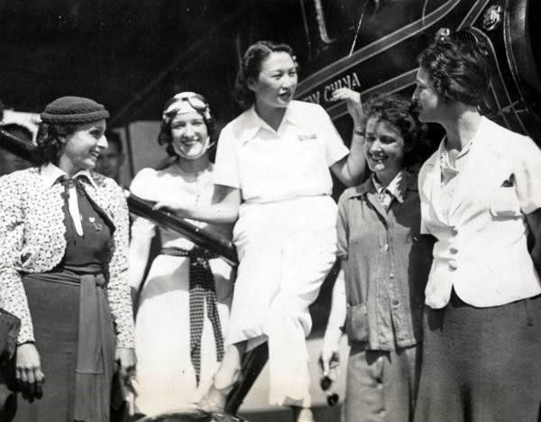 颜雅清@出身名门，美丽过人，为了祖国的航天事业，她们毅然飞上了天空