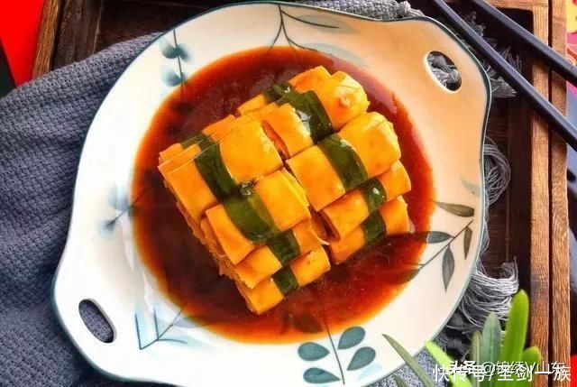 年夜饭菜谱，中国人过年必吃的24道如意菜，寓意阖家团圆美满