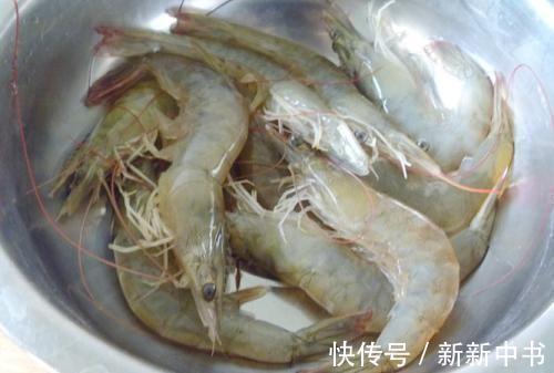 大虾|水煮虾不能直接煮,牢记这3个诀窍,大虾鲜嫩无腥味