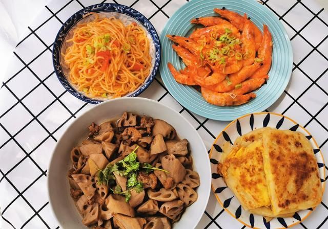 晒晒娘俩午餐,2菜2主食,老公太丰盛了,我也想吃剩了给你