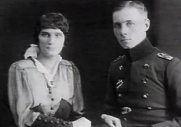 北非|如果隆美尔活到战后，以隆美尔的表现，他会被当做战犯惩罚吗？