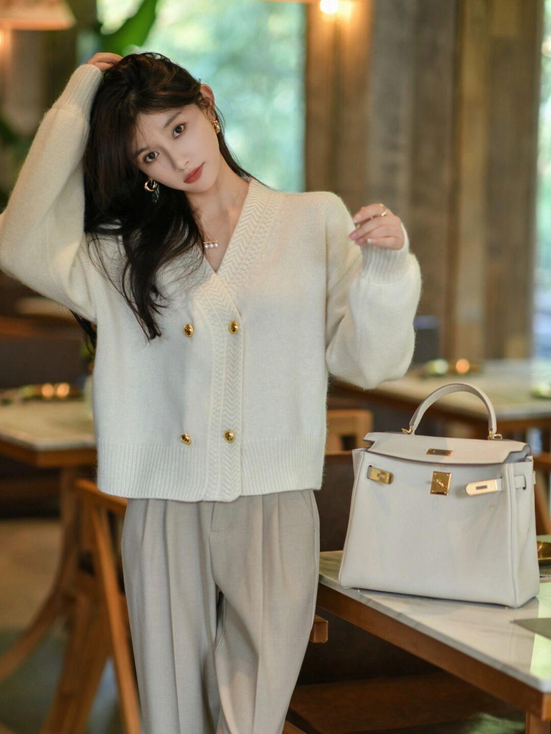 搭配 “针织衫”怎么穿才洋气?这些搭配温柔舒适还不挑人,咋穿都好看