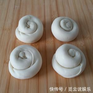 烫面油饼好吃又简单,你肯定喜欢,这里教你怎么做