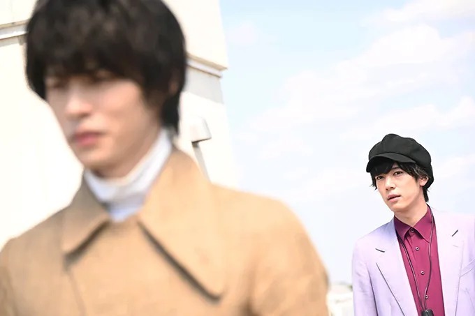 圣刃|《假面骑士圣刃》刃王剑十圣刃登场!