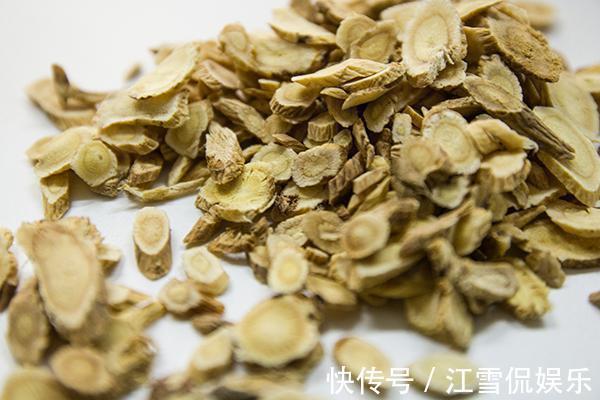 最后俩人|一对50岁的中年夫妻,每天都喝黄芪泡水,最后俩人得到了什么