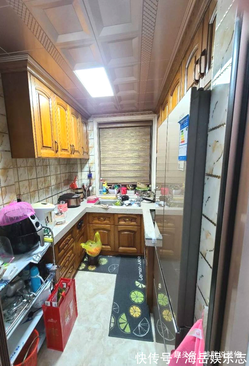 吊顶|参观110㎡三居室，瓷砖上墙配大理石线条，装修简洁却高级感十足