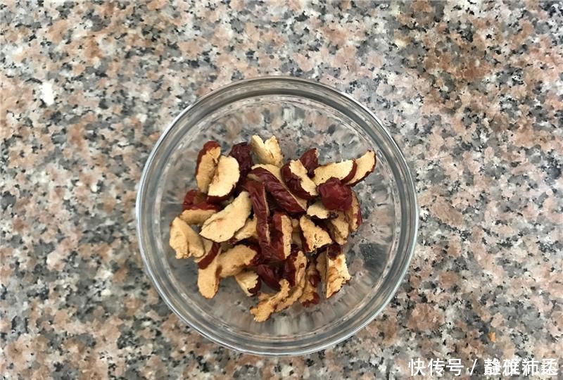 少白头|白发最怕这水果,5块钱煮1大锅,每天吃点,头发乌黑,白发变少了