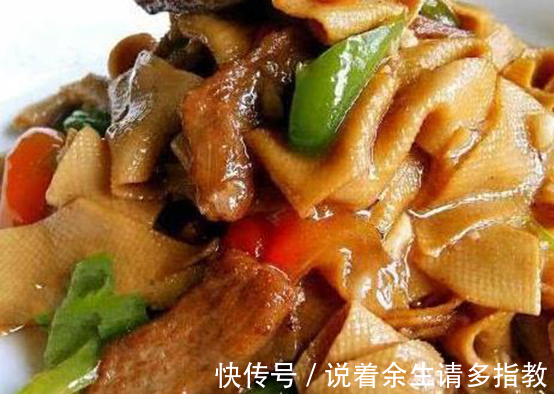 朋友来家做客，做了几道家常菜招待，朋友吃完直夸大厨