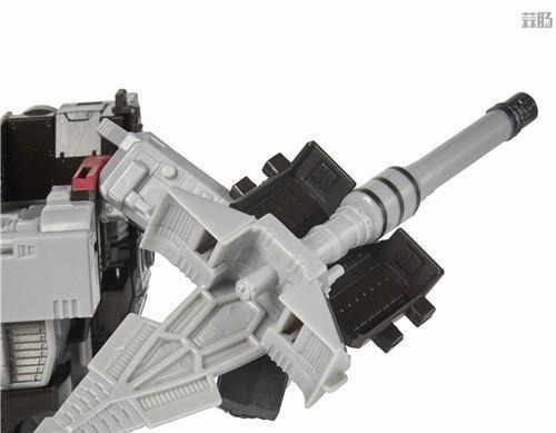 威震天|变形金刚Earthrise地出威震天新实物图公开 头雕很奇怪