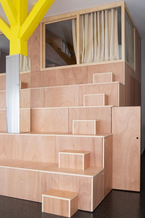 学区|为了2个孩子,她坚持买下55㎡学区房,无客厅,靠楼梯有了3间卧室