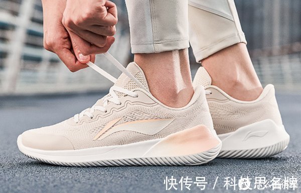 安踏 一定要支持国货,更主要的还是要力挺鸿星尔克