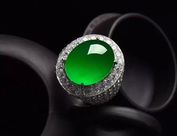 选购 不知道怎么选购翡翠这些购买要点必须要懂,才能更好的选择