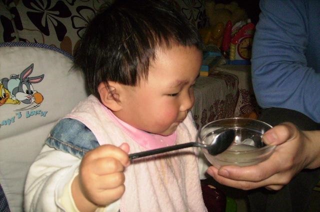 孩子|儿科医生:孩子不满3岁,少吃3物,小心坑娃不发育