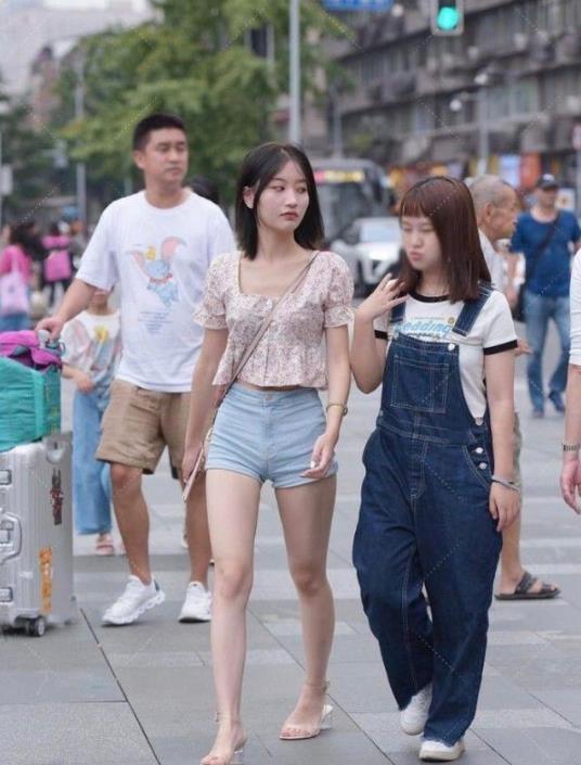 高腰|碎花夹克搭配高腰牛仔裤，甜美可爱，清新减龄