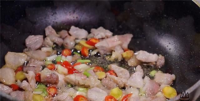 白菜|白菜炖豆腐,先炒白菜还是先炖豆腐?这么做才最好吃,汤都不剩