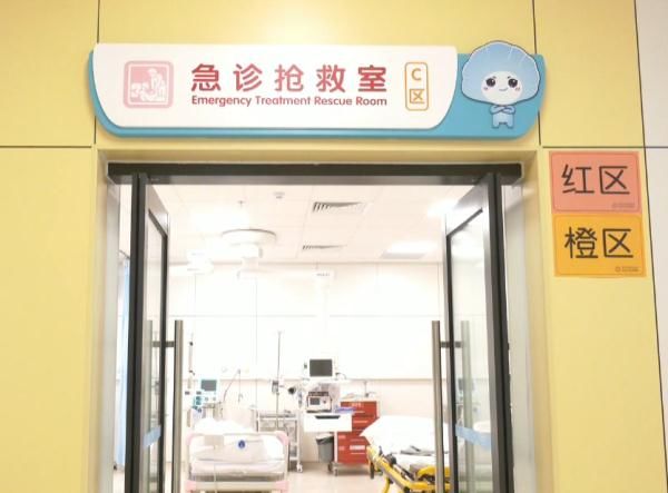 家长|男童好奇误吞纽扣电池后送医，家长觉得没大碍直接抱回家