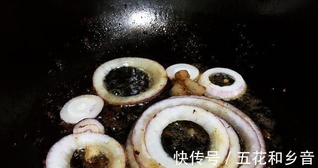 塞牙|做牛排时直接下锅煎就废了，多加这1步，牛肉又鲜又嫩还不塞牙！