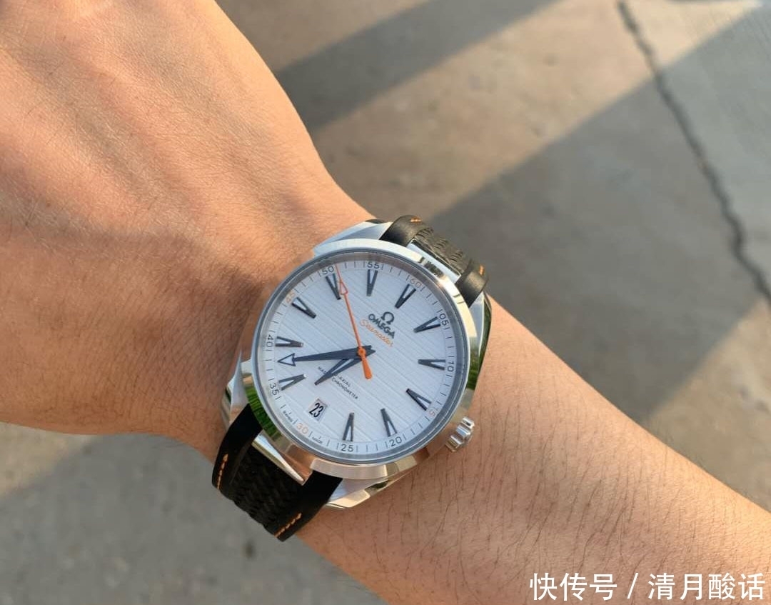 适合30岁男士上档次的潜水表,从欧米茄海马开始