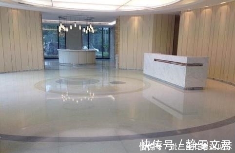 瓷砖|为什么大家都不贴瓷砖和大理石了地面更流行铺它代替，太聪明了
