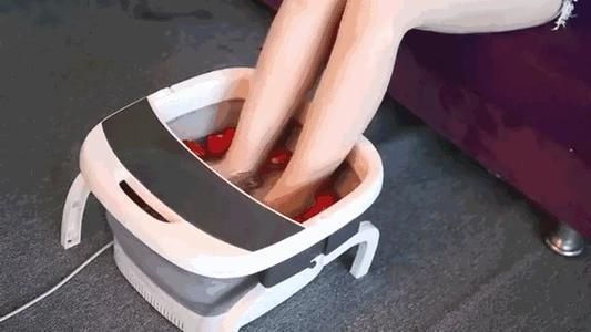 穴位|每天用热水泡脚,到底是养生还是慢性自杀?医生终于说出实话